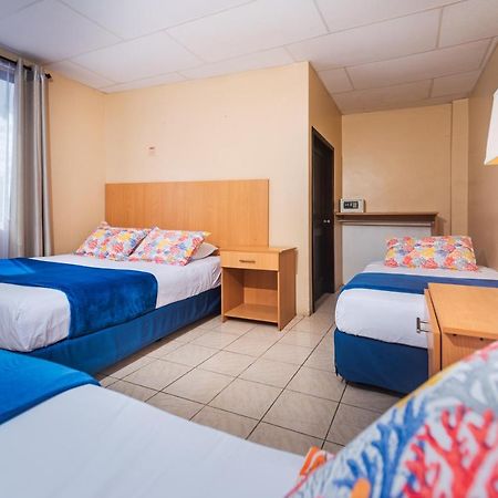 Hostal North Seymour Puerto Ayora  Eksteriør billede