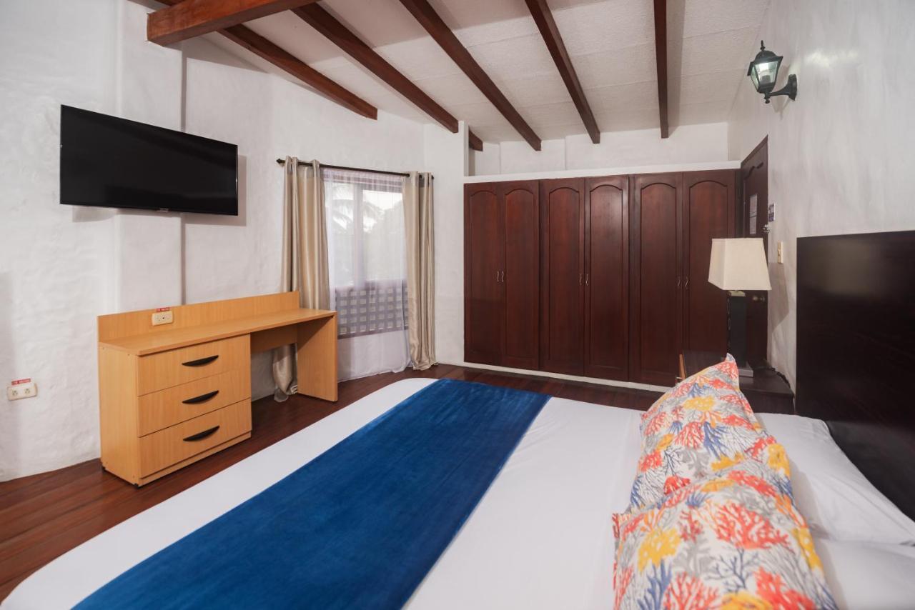 Hostal North Seymour Puerto Ayora  Eksteriør billede