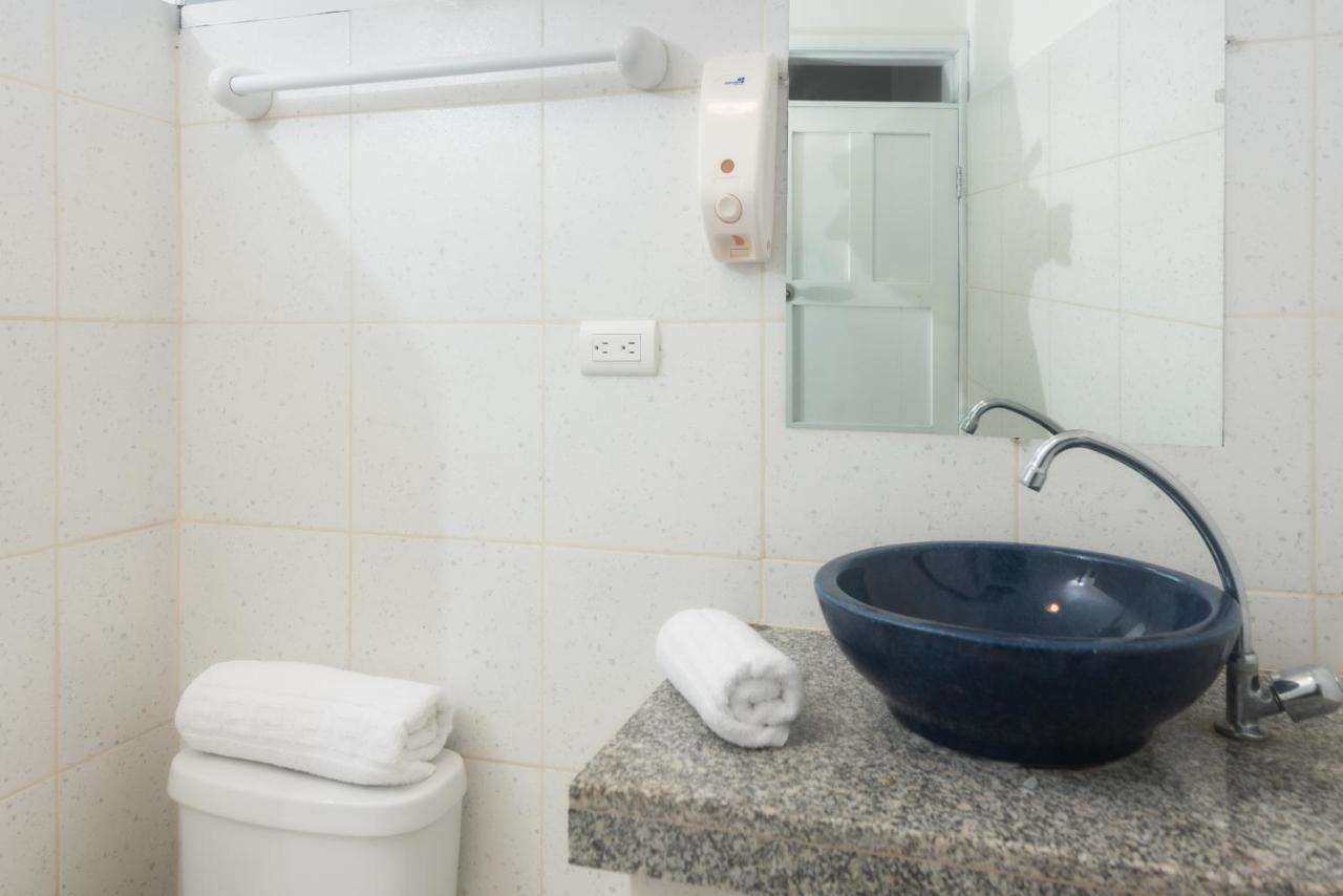 Hostal North Seymour Puerto Ayora  Eksteriør billede