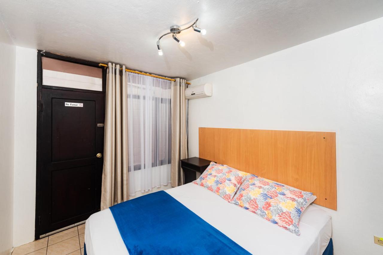 Hostal North Seymour Puerto Ayora  Eksteriør billede