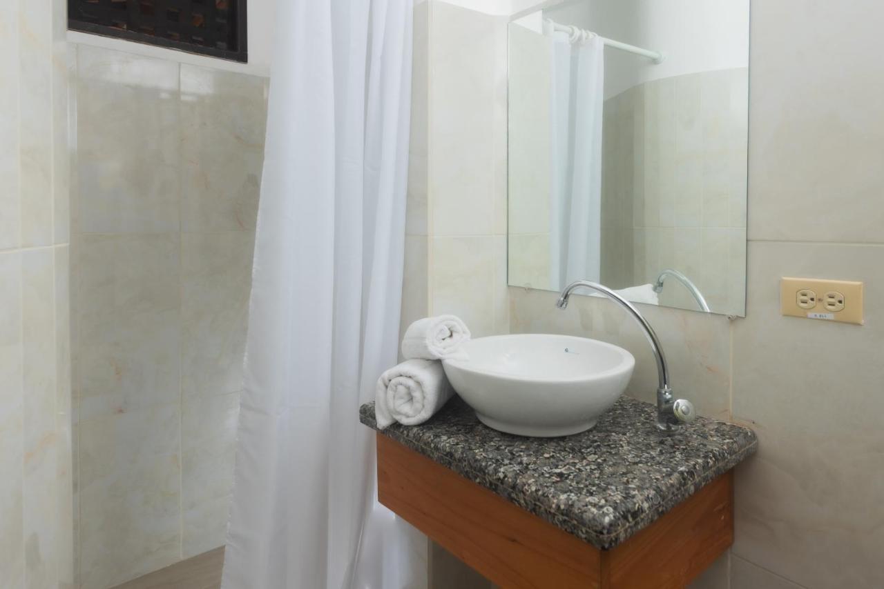 Hostal North Seymour Puerto Ayora  Eksteriør billede