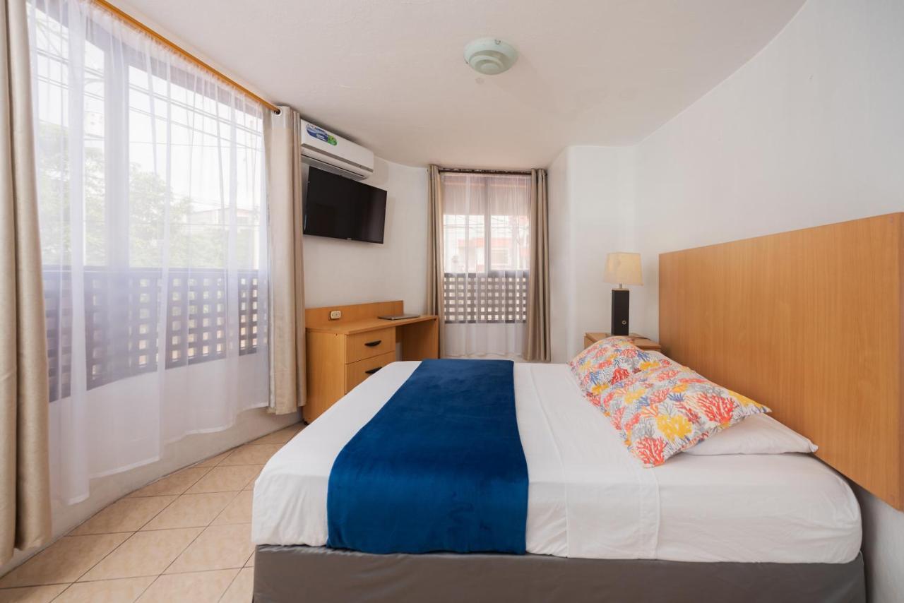 Hostal North Seymour Puerto Ayora  Eksteriør billede